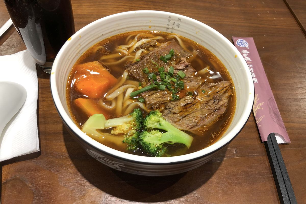 Masterclass Taiwanese Red-Braised Beef Noodle Soup (Hong Shao Niu Rou Mian)